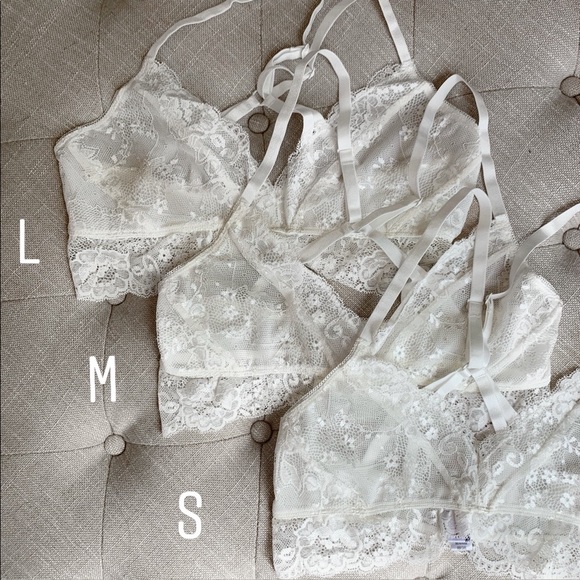 ARI in Black & White - Picture 3 of 6